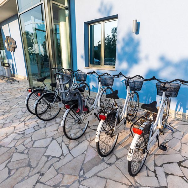 hotel-residence-kiara-abruzzo-noleggio-bici-passeggiata